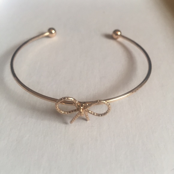 3 Piece Bow and Heart Bracelet Set - Picture 3 of 7